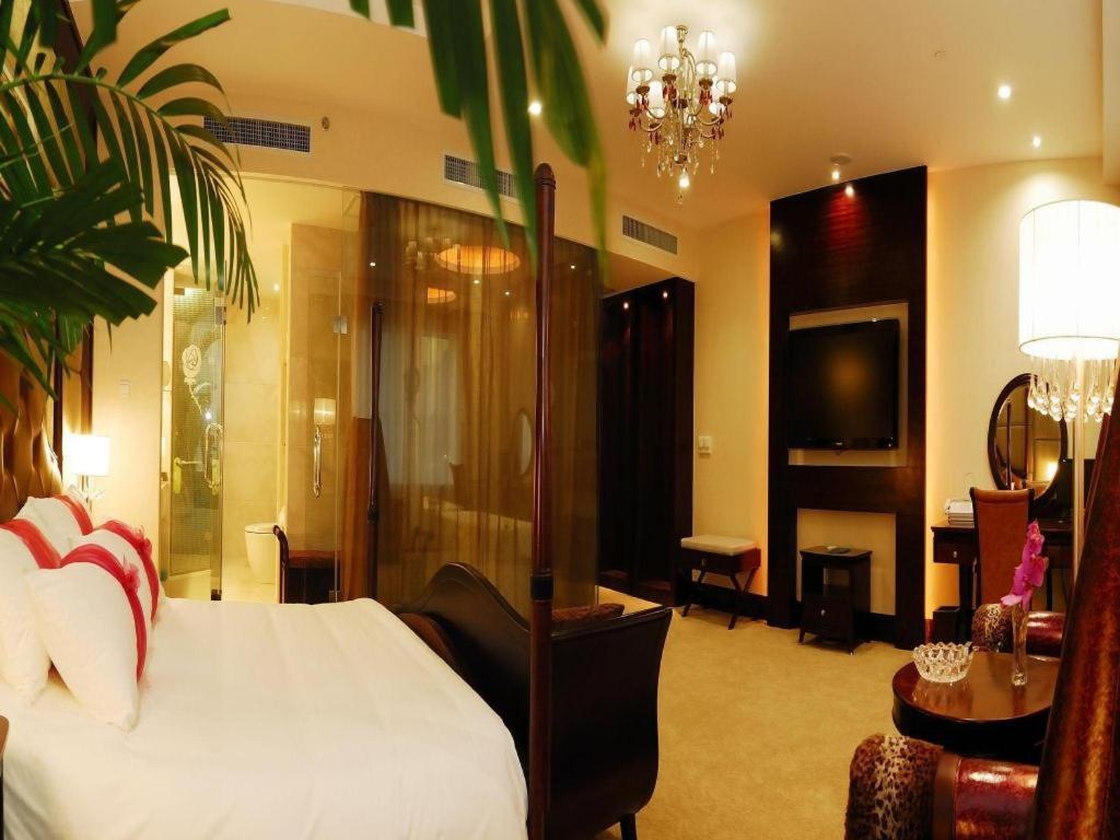Hubei Poly Hotel Wuhan Exterior photo