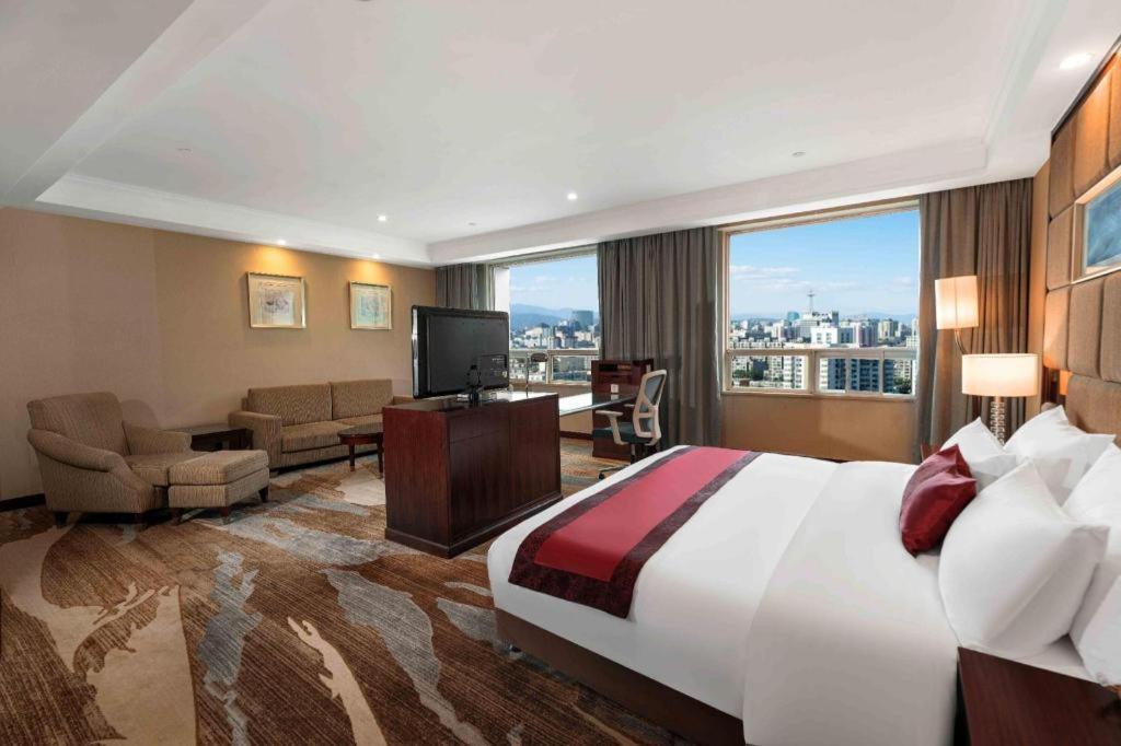 Hubei Poly Hotel Wuhan Exterior photo