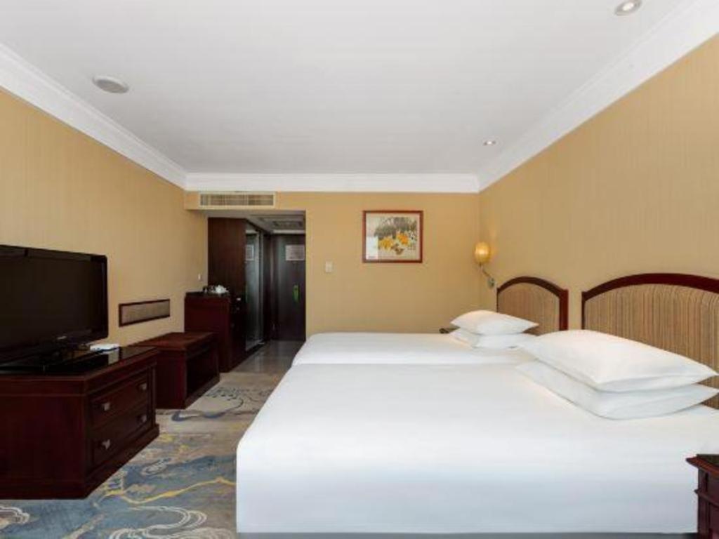 Hubei Poly Hotel Wuhan Exterior photo