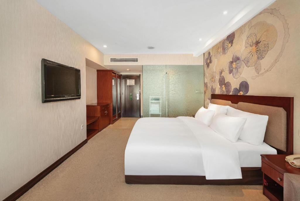 Hubei Poly Hotel Wuhan Exterior photo