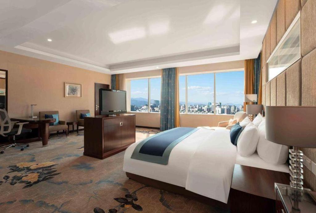 Hubei Poly Hotel Wuhan Exterior photo