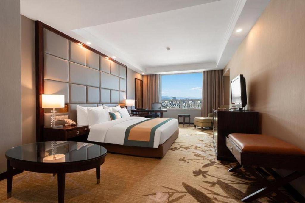 Hubei Poly Hotel Wuhan Exterior photo