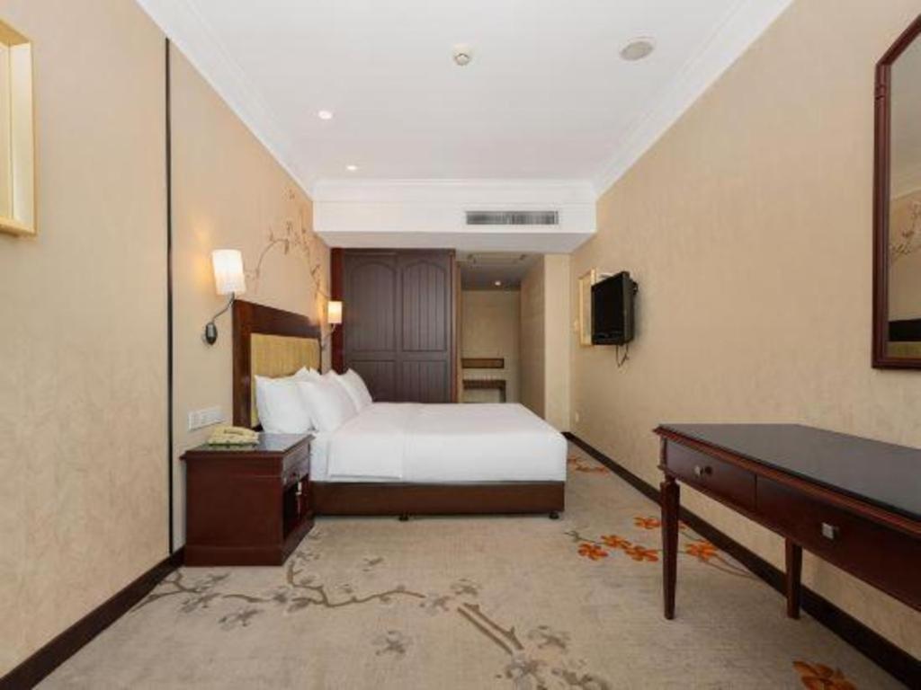 Hubei Poly Hotel Wuhan Exterior photo