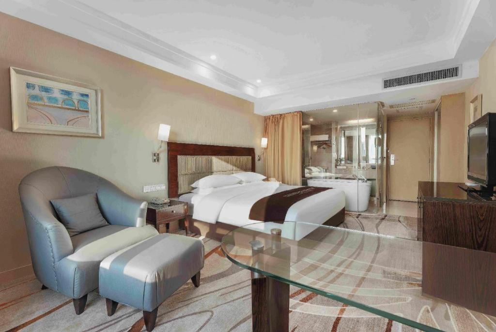 Hubei Poly Hotel Wuhan Exterior photo