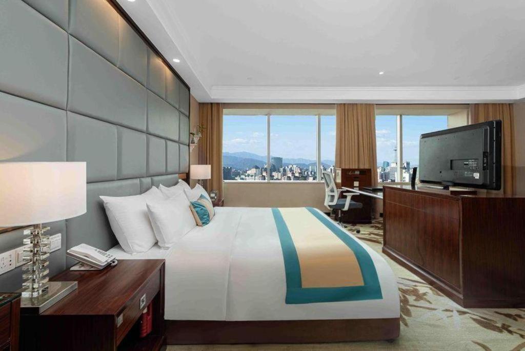 Hubei Poly Hotel Wuhan Exterior photo